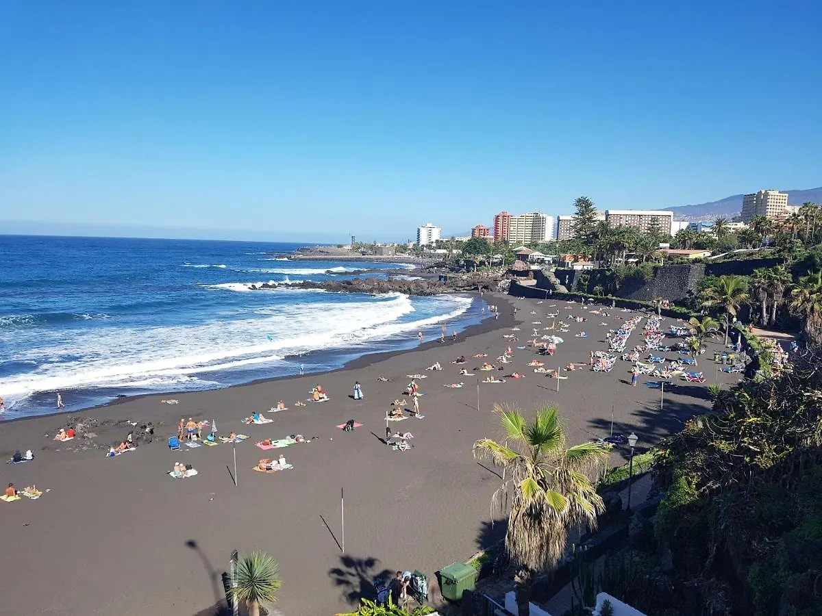 Puerto Cruz Near Beach Puerto de la Cruz  España